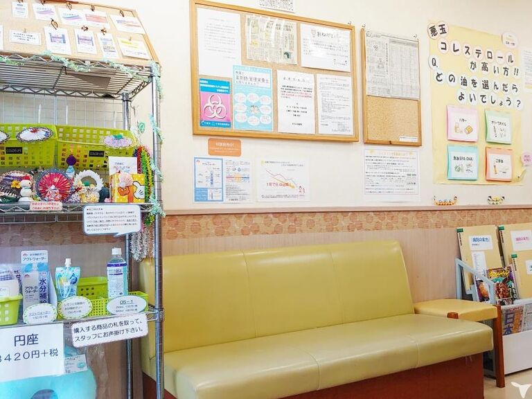 さざなみ薬局待合室