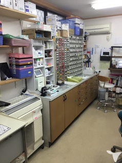 大袋新田薬局‐調剤台1‐