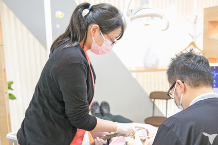 診療補助の様子