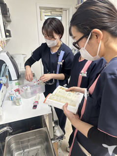 親切に説明します