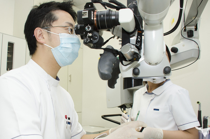 顕微鏡を使った治療