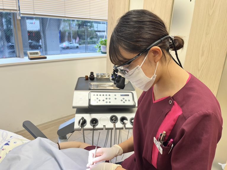 拡大鏡を支給してます