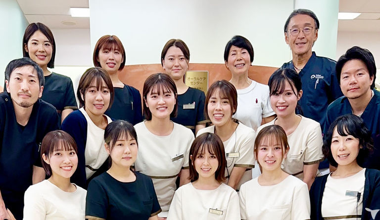 スタッフ集合写真