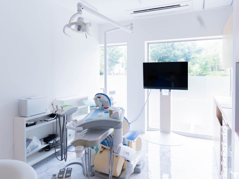 歯科衛生士個室診療室です