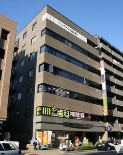 船橋の駅前