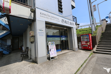 医院入り口