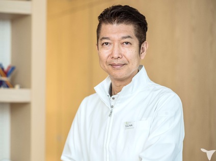 理事長・歯科医師　増岡