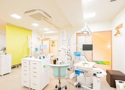 明るく開放的な診療室です