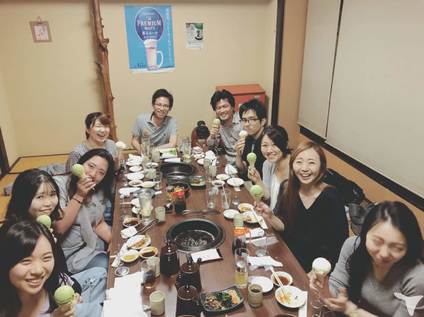 スタッフを交えた食事会