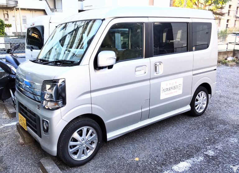 新しくした訪問診療車