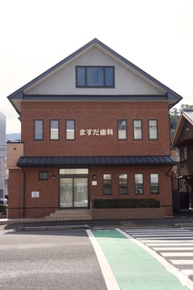 大通りに面しています