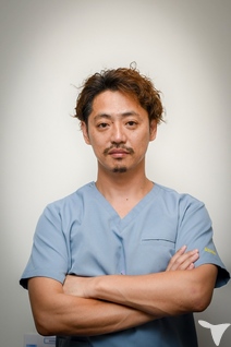 理事長　細谷　梓  