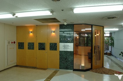 ３階医院玄関
