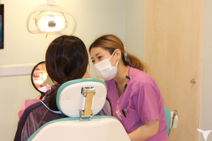 明るく清潔感のある受付