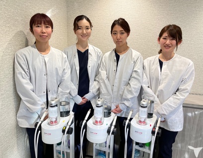 女性スタッフです。