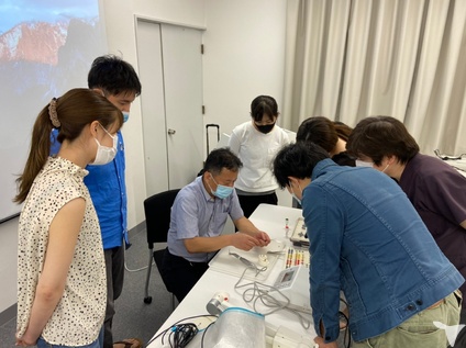 自社会議室で勉強会