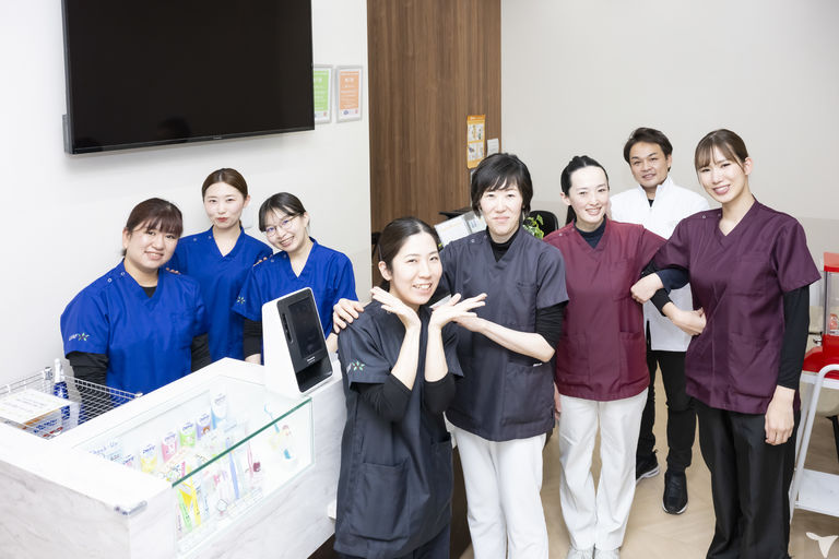 スタッフ集合写真♪