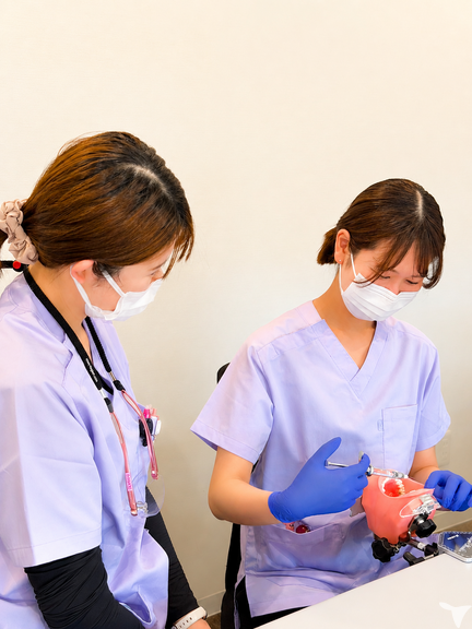 先輩DHが丁寧に指導
