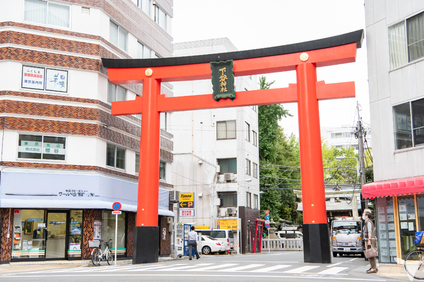 目の前には下谷神社