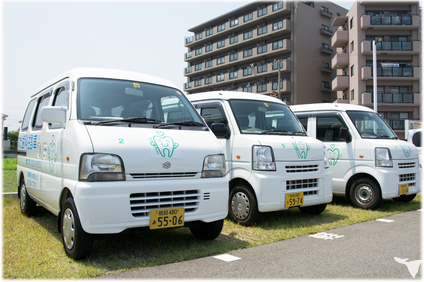 つだ歯科訪問車