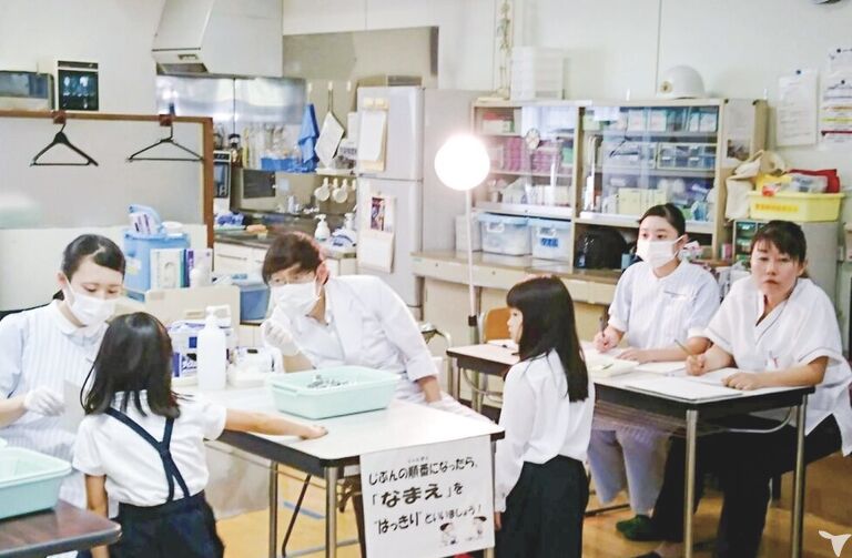学校検診の様子