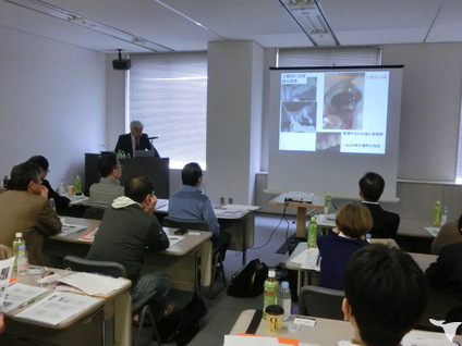 講演時の写真今はZOOM