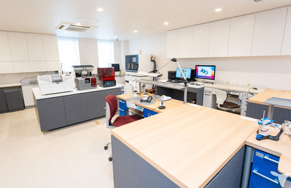 広く綺麗な技工室