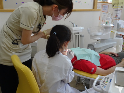 はいしゃさん体験の様子