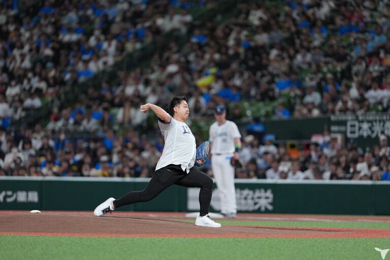副理事長による始球式
