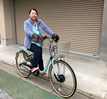 訪問は電動自転車