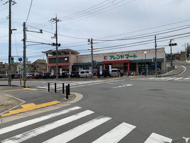 スーパー、ドラッグストア