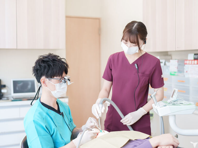 診療補助の様子