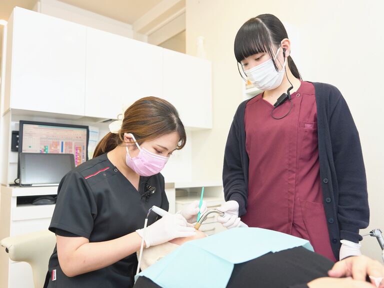 診療補助の様子