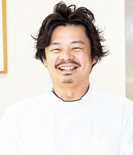 上村歯科の院長です！