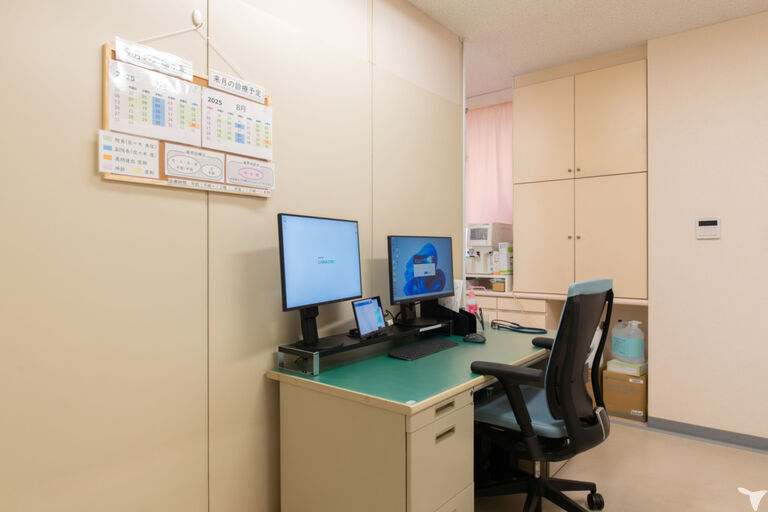 診察室内