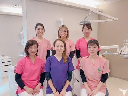 院長と仲良しスタッフです