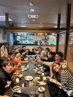 賑やかに働きましょう