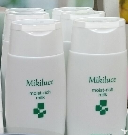 ■独自のスキンケア商品