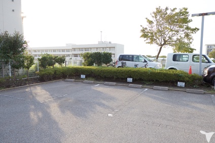 スタッフ用駐車場完備です