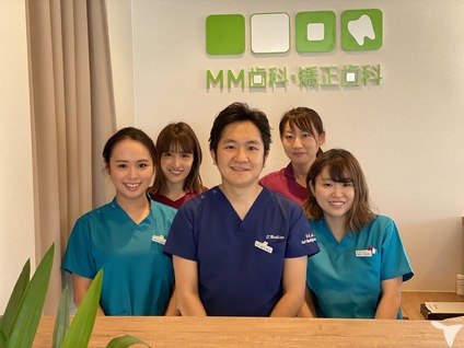 院長とスタッフ