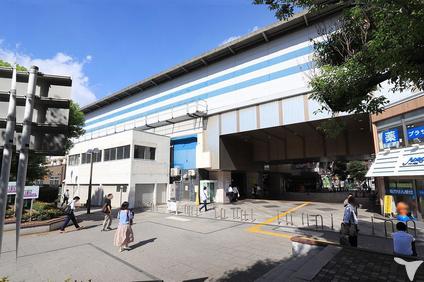 最寄り駅の行徳駅前