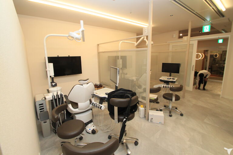 2022年開院｜クローバー歯科 豊中駅前アネックスの歯科助手求人の画像（3枚目）