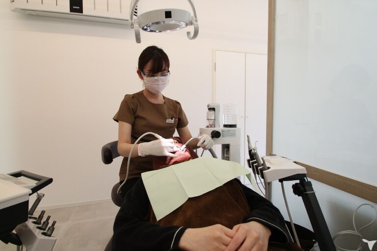 梅田茶屋町クローバー歯科・矯正歯科の歯科衛生士求人の画像（2枚目）