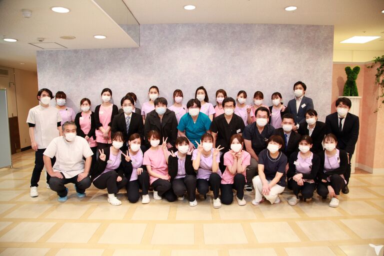 小室歯科近鉄あべのハルカス診療所の歯科技工士求人の画像（2枚目）