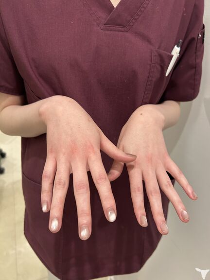 自然なネイルはOKです