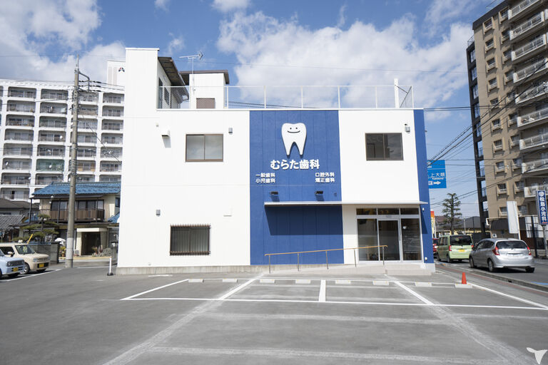 視認されやすい大きな建物