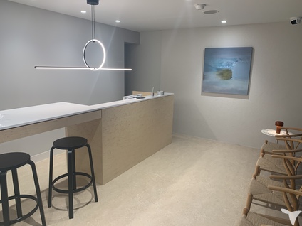 落ち着いた空間の待合