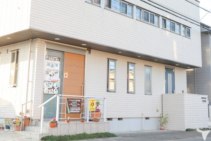 お祝金50 000円 有限会社karadaカンパニー もみの木接骨院の鍼灸師求人 正社員 常勤 グッピー