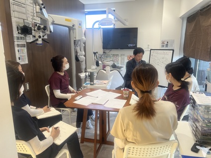 定期的に全体会議で成長！