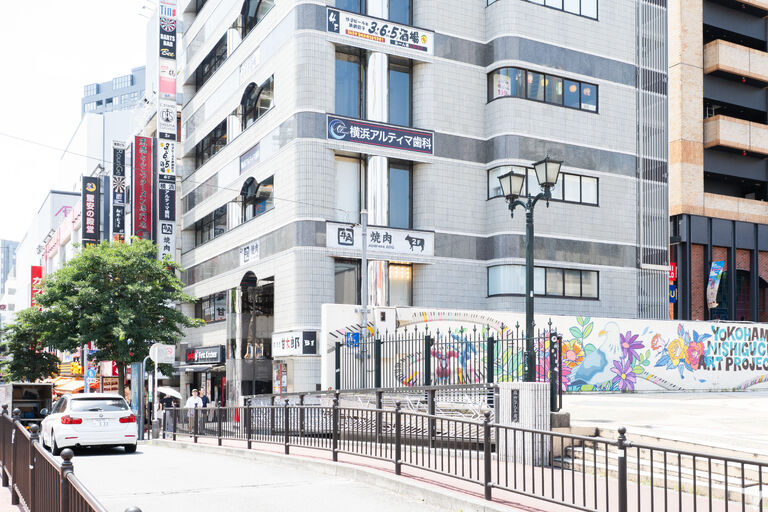 ビブレの真横のビルです。